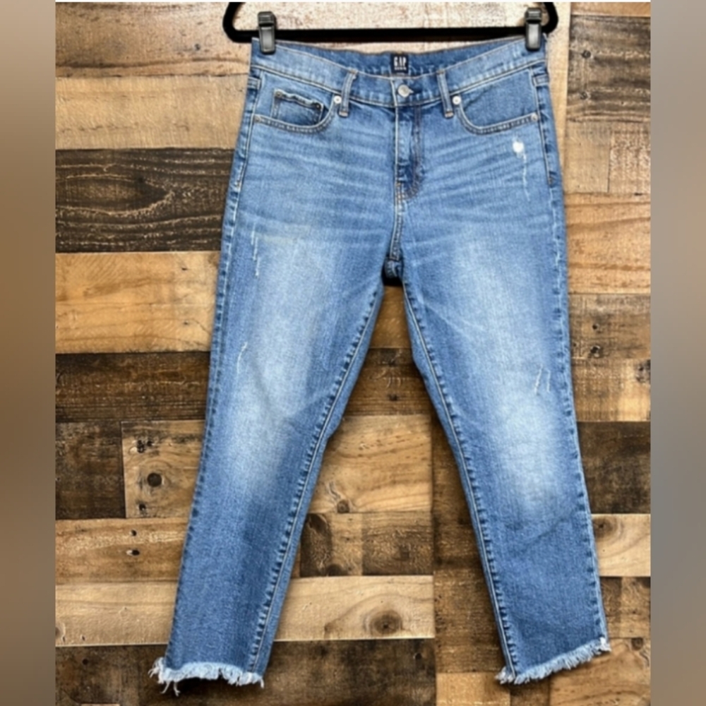 GAP GIRLFRIEND JEANS, Raw Hem, Size 27